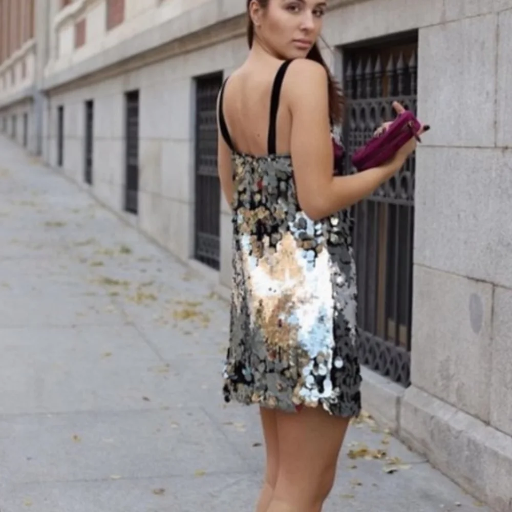 ZARA SILVER SEQUIN MINI DRESS  Bloggers favite - Picture 15 of 17